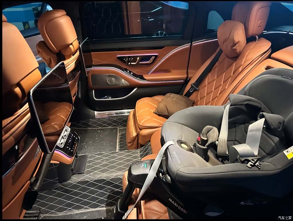 Maybach S-Class, 2022 все фото