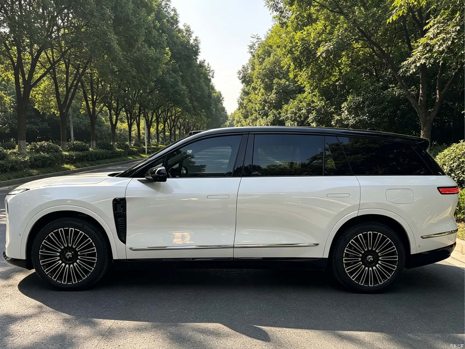 NIO ES8, 2026 16