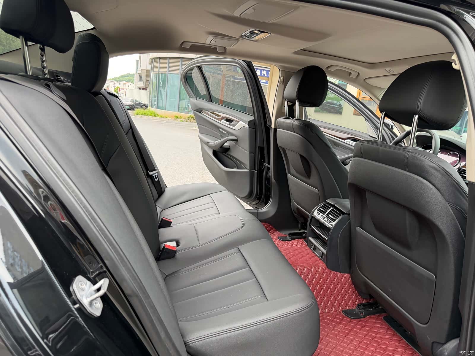 BMW 5 Series, 2018 13