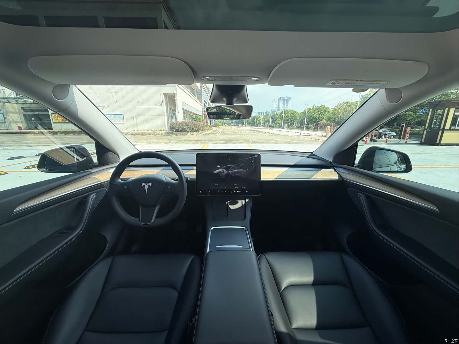 Tesla Model Y, 2023 7