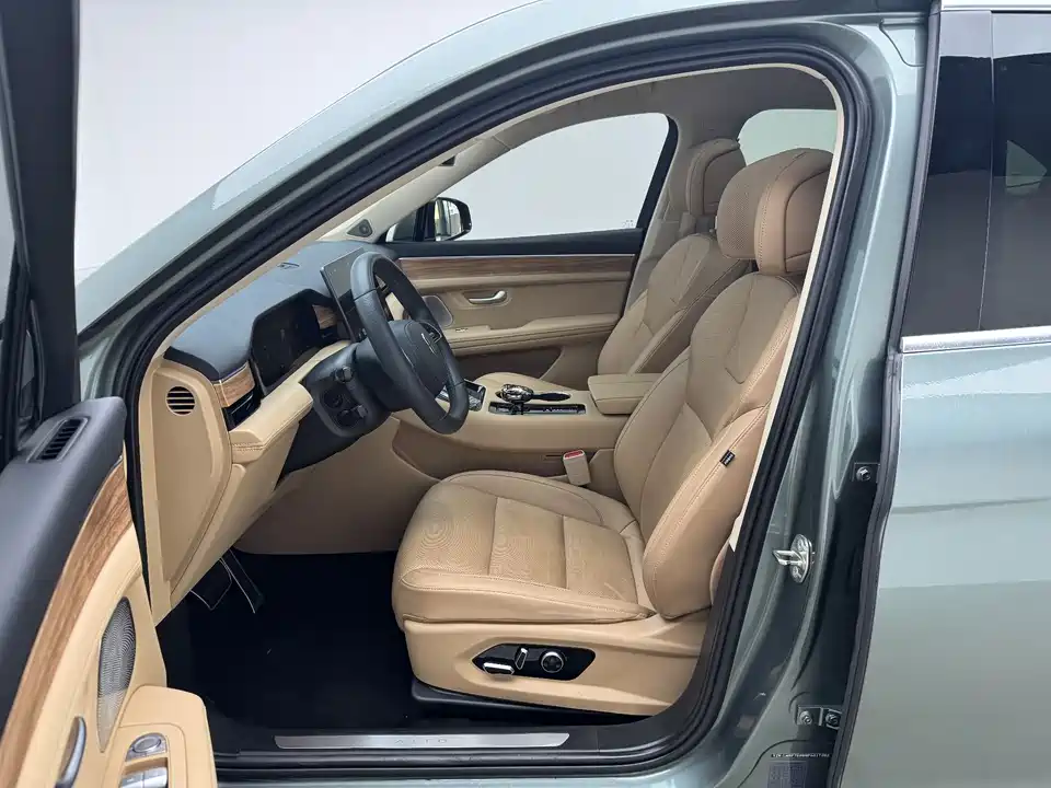 AITO Ask the world M5