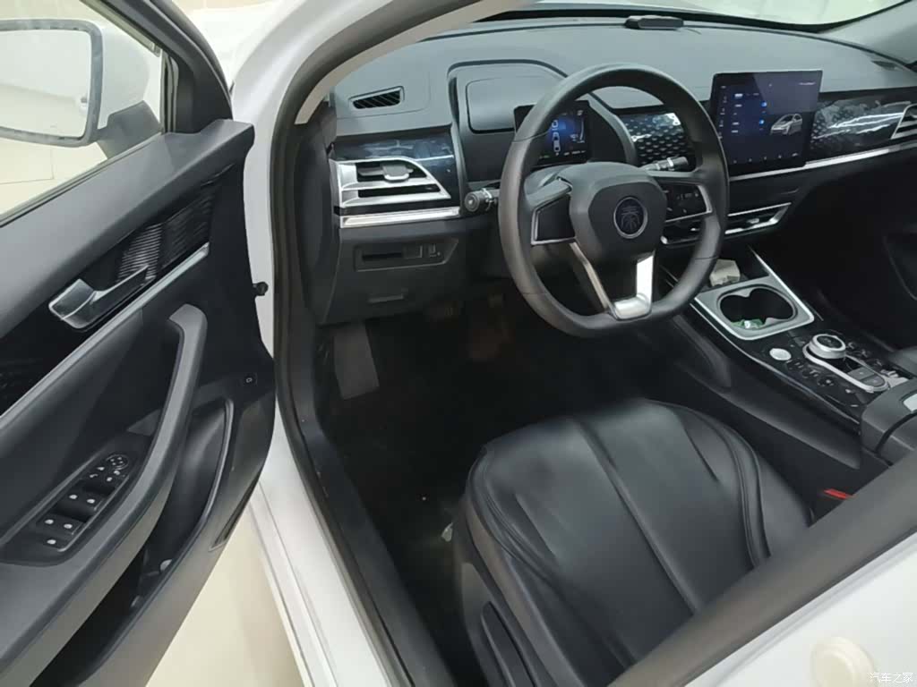 BYD Qin, 2023 16