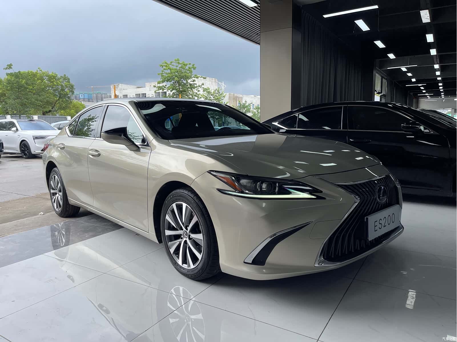 Lexus ES, 2019 3