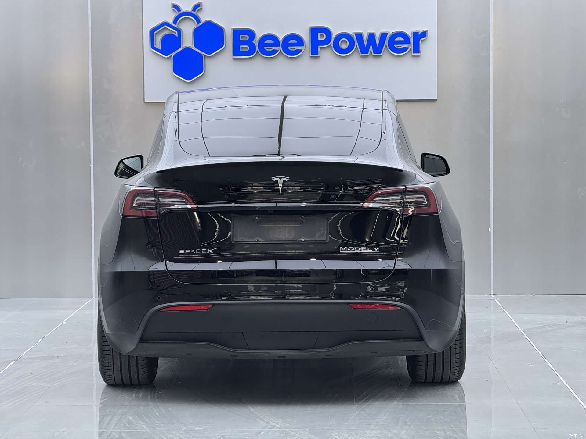 Tesla Model Y, 2023 7