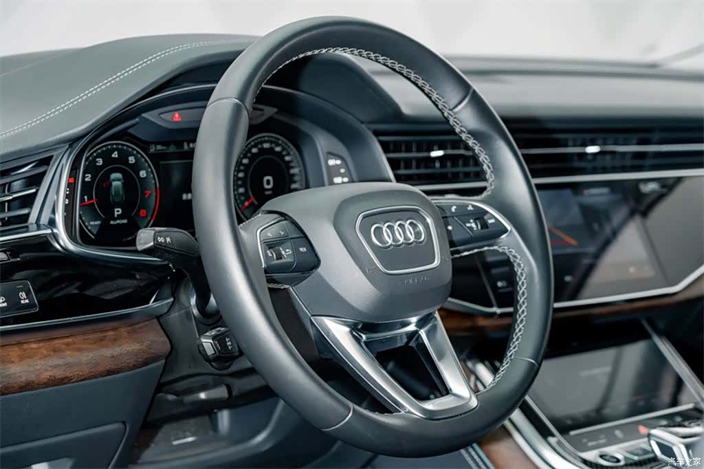 Audi Q7, 2024 9