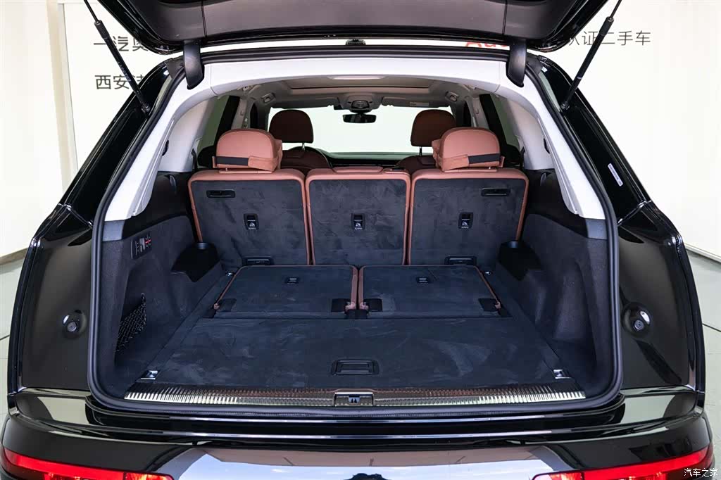 Audi Q7, 2023 9