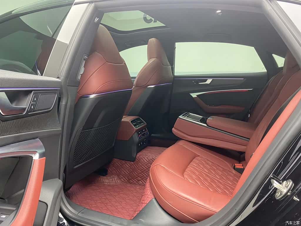 Audi A7L, 2023 25