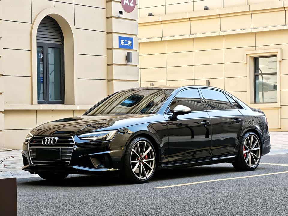 Audi S4