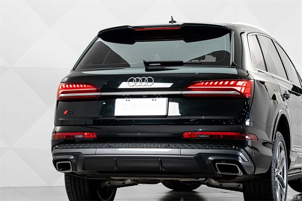 Audi Q7, 2024 7