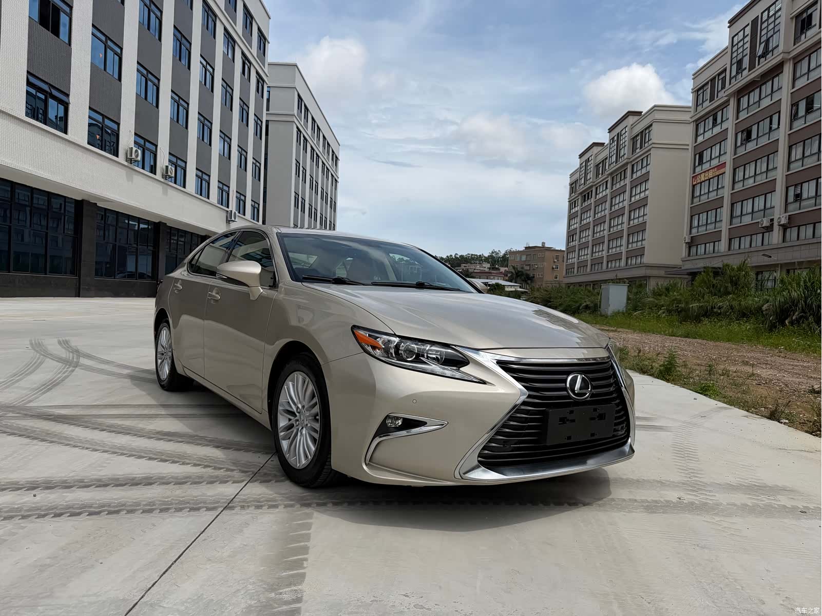 Lexus ES, 2015 3