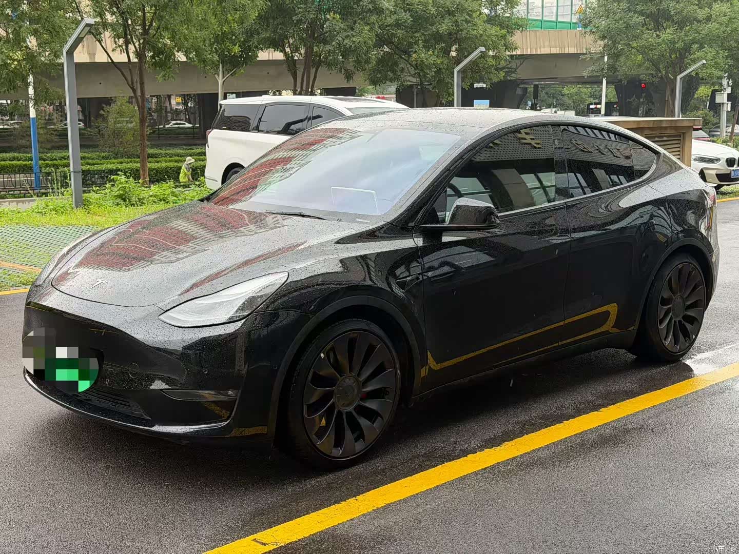 Tesla Model Y, 2023 1