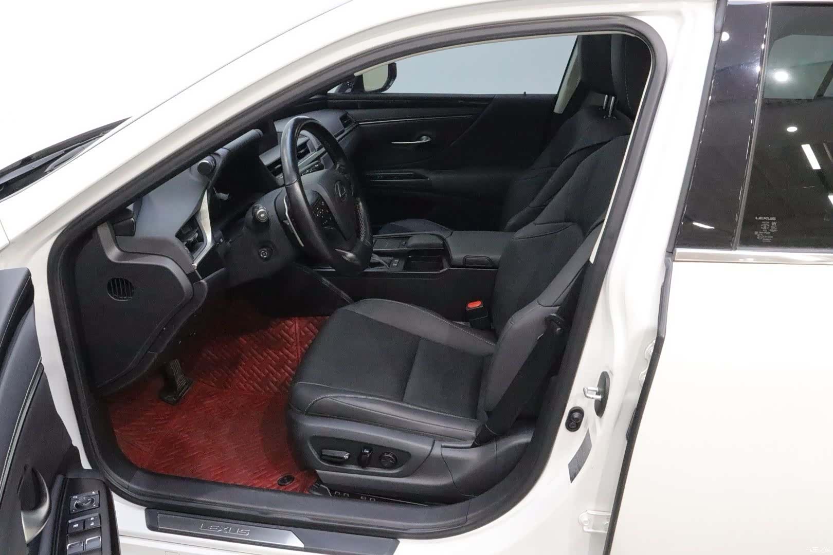 Lexus ES, 2021 11