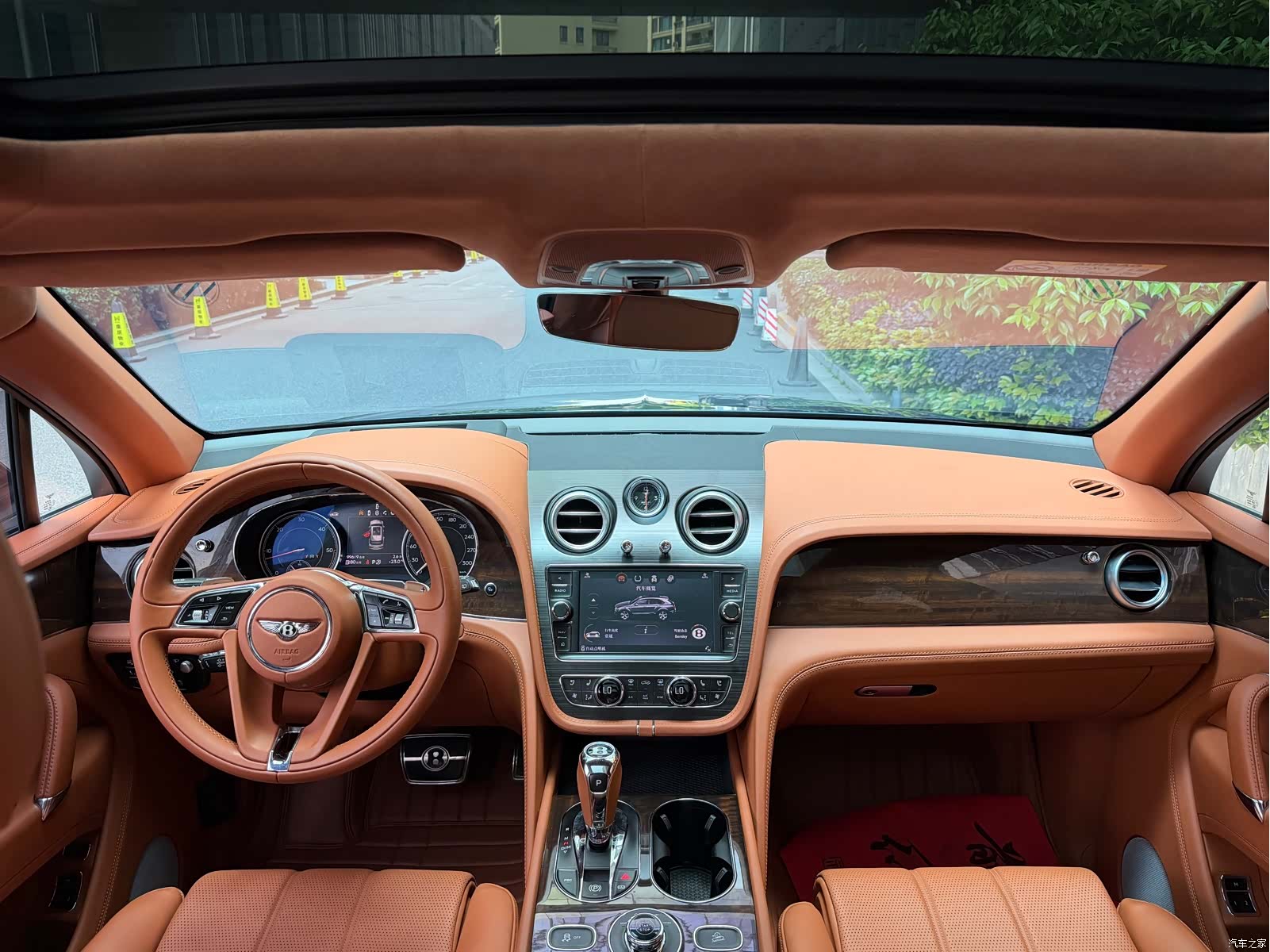 Bentley Bentayga, 2018 7