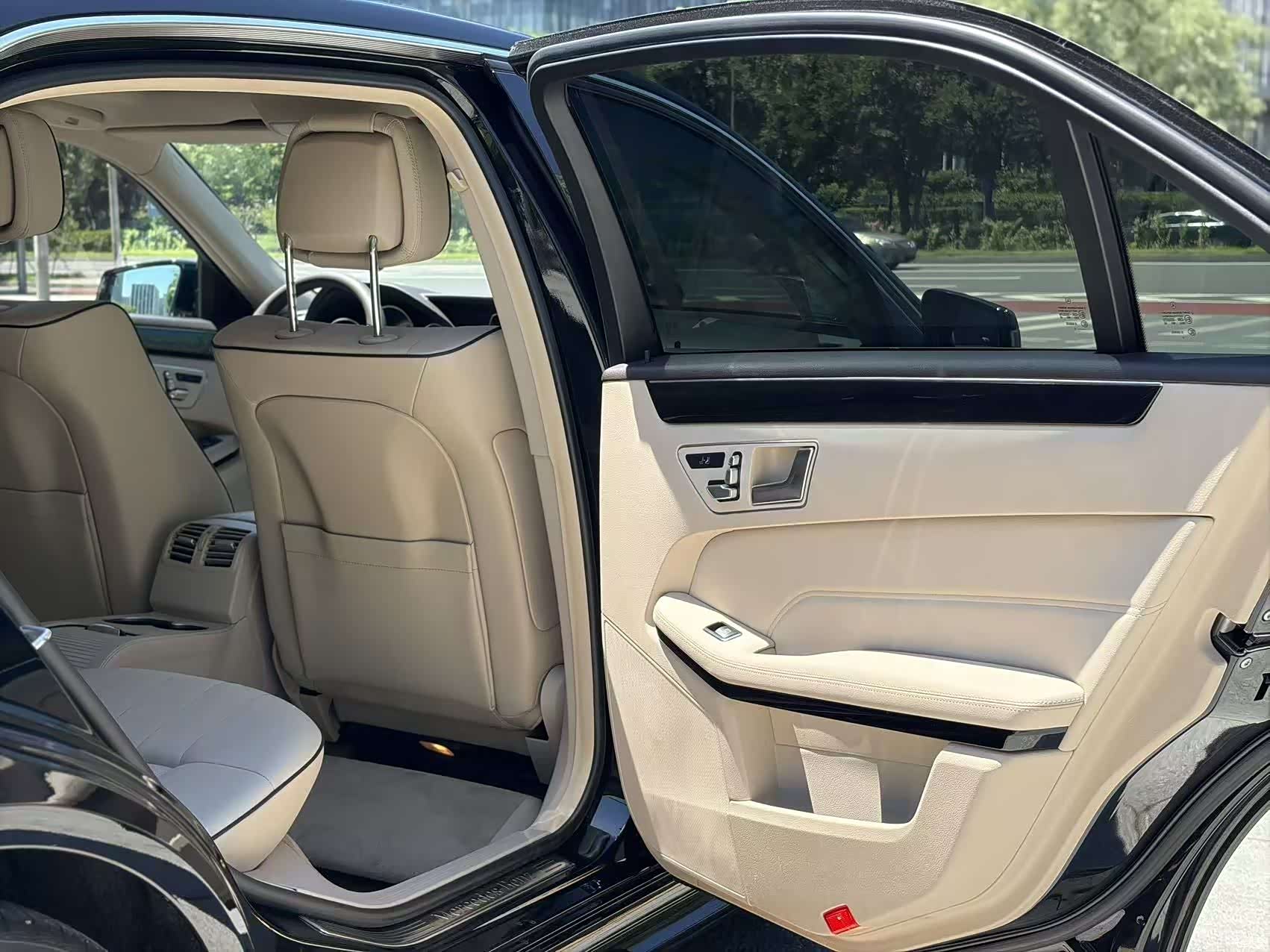 Mercedes-Benz E-Class, 2015 11