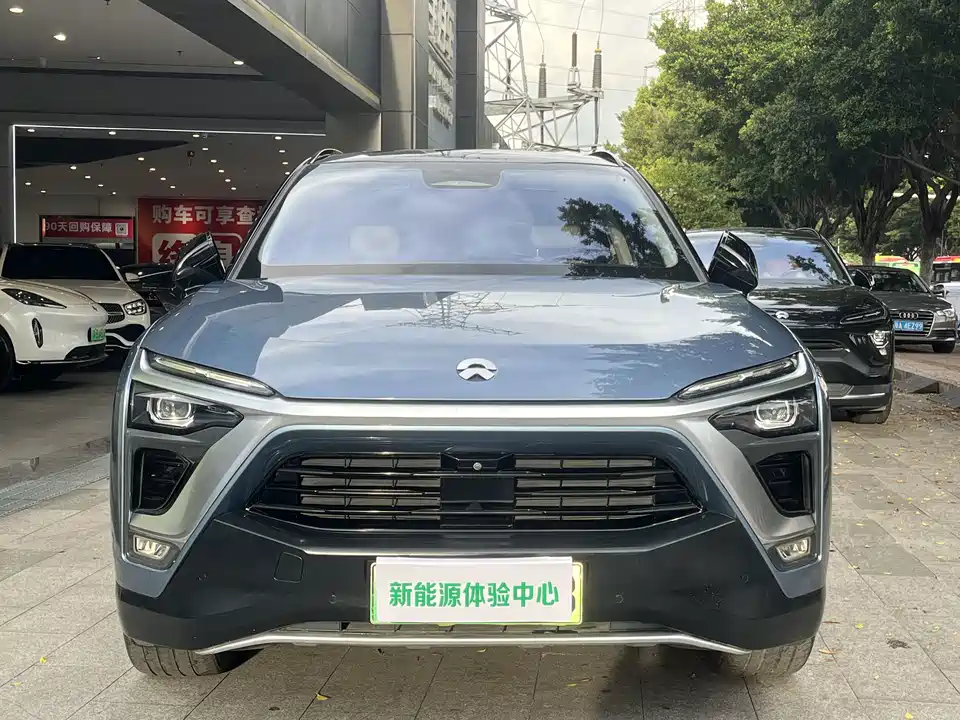 NIO ES8