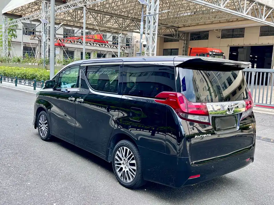 Toyota Elfa