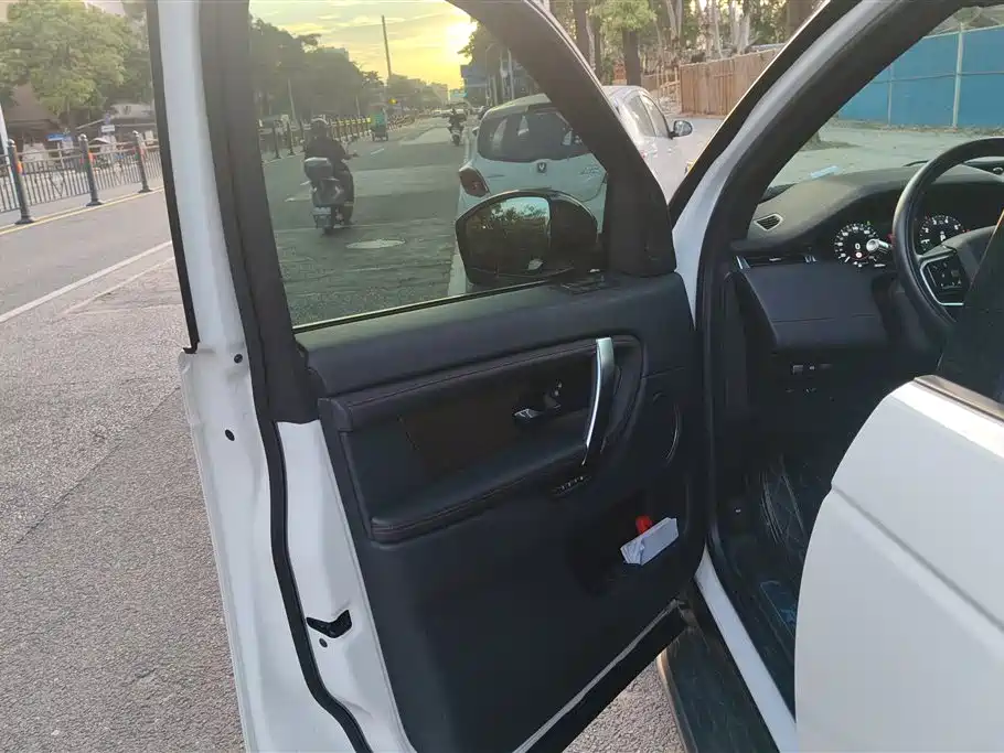 Land Rover Discover sports