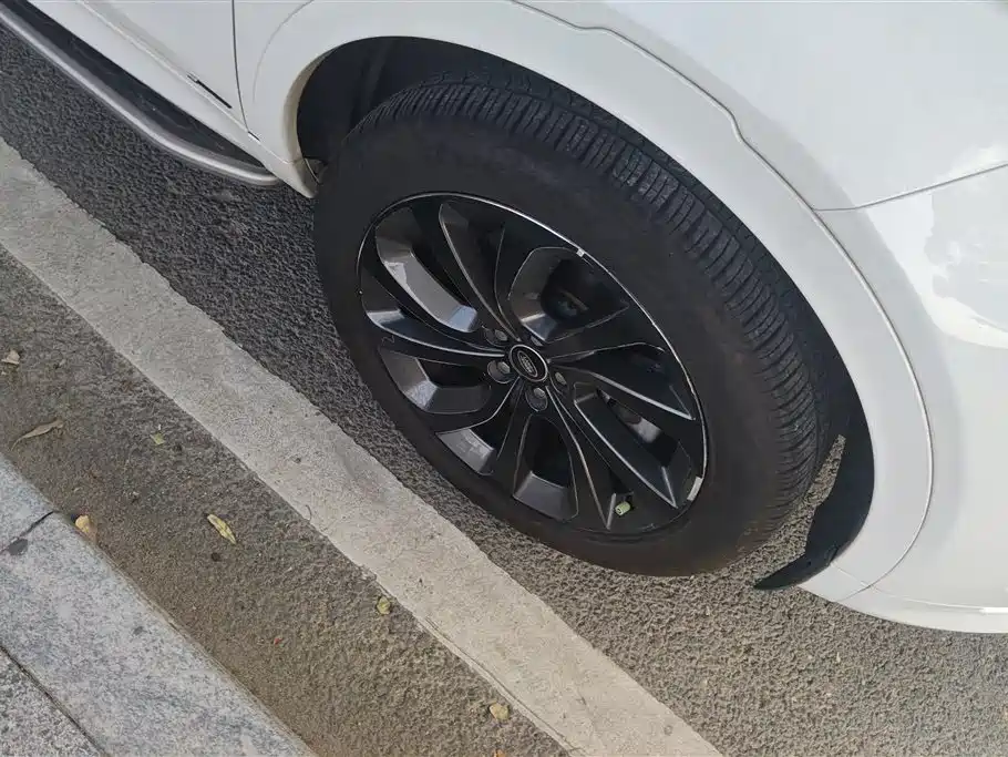 Land Rover Discover sports