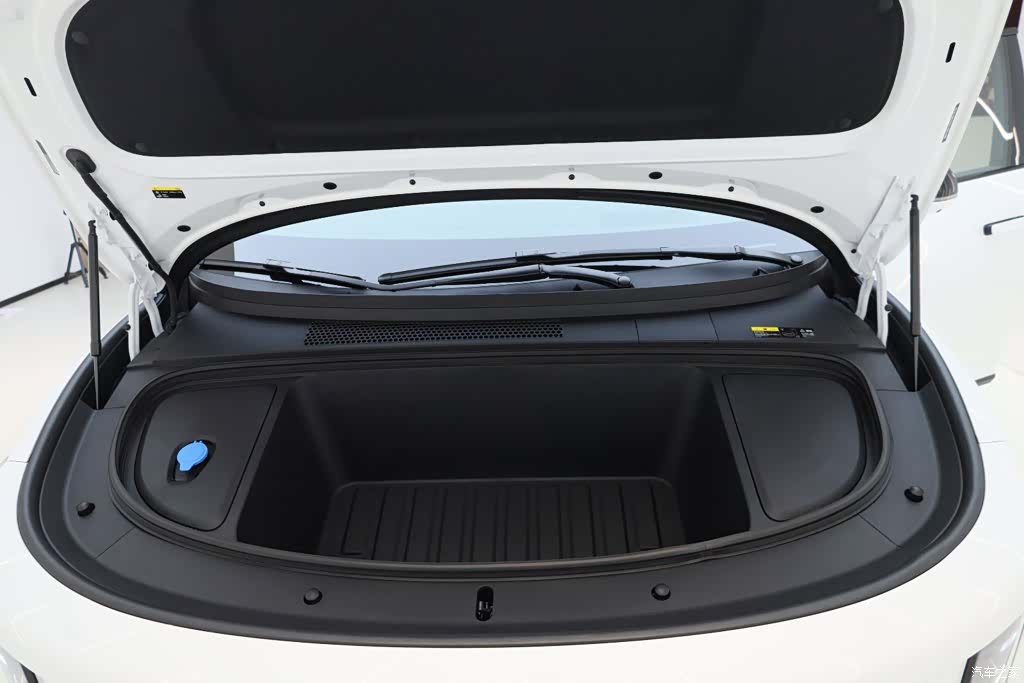 Li Auto i6, 2026 13