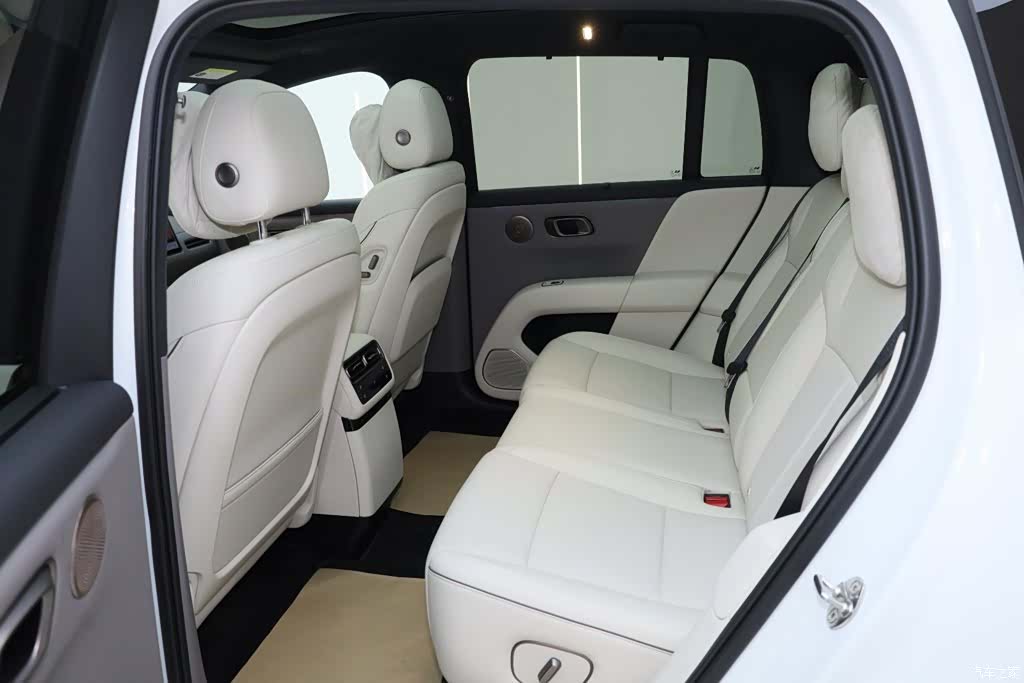 Li Auto i6, 2026 26