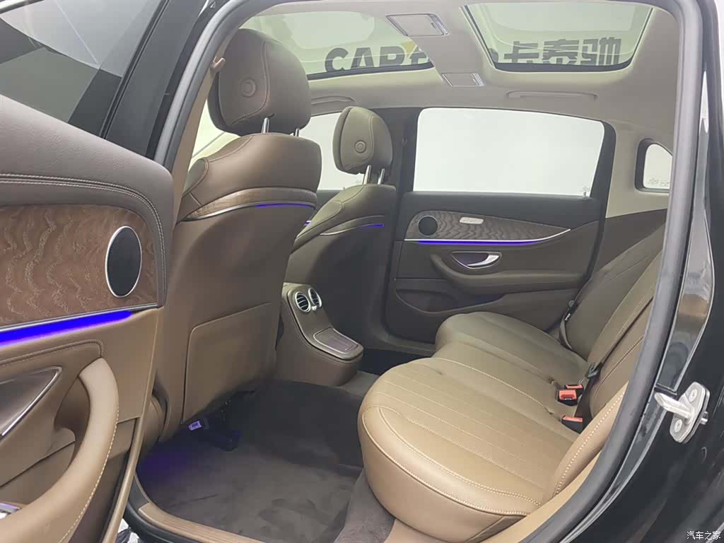 Mercedes-Benz E-Class, 2023 30