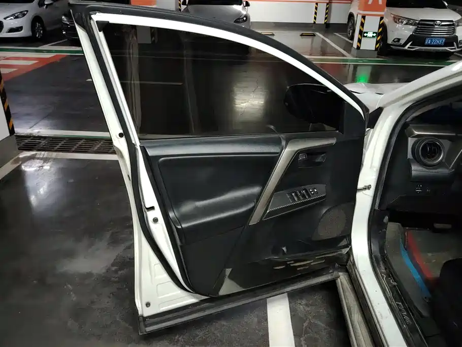 Toyota RAV4 Rongfang