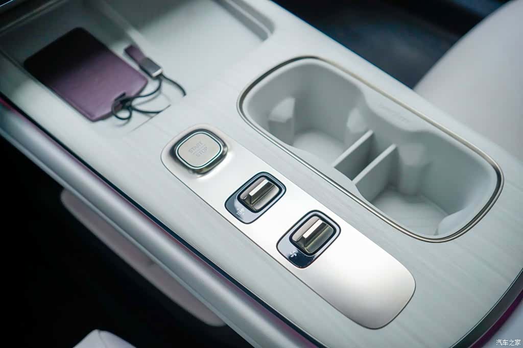 Xiaomi SU7, 2025 9
