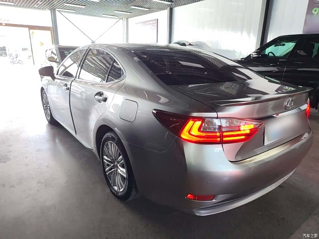 Lexus ES, 2018 все фото