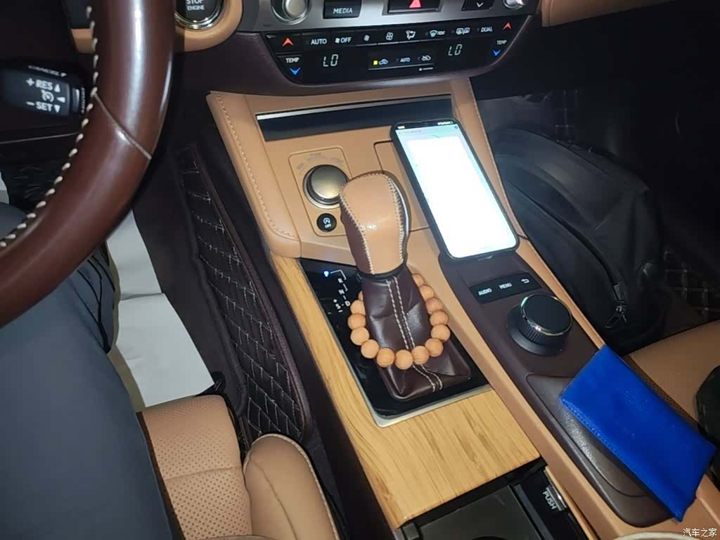 Lexus ES, 2018 14