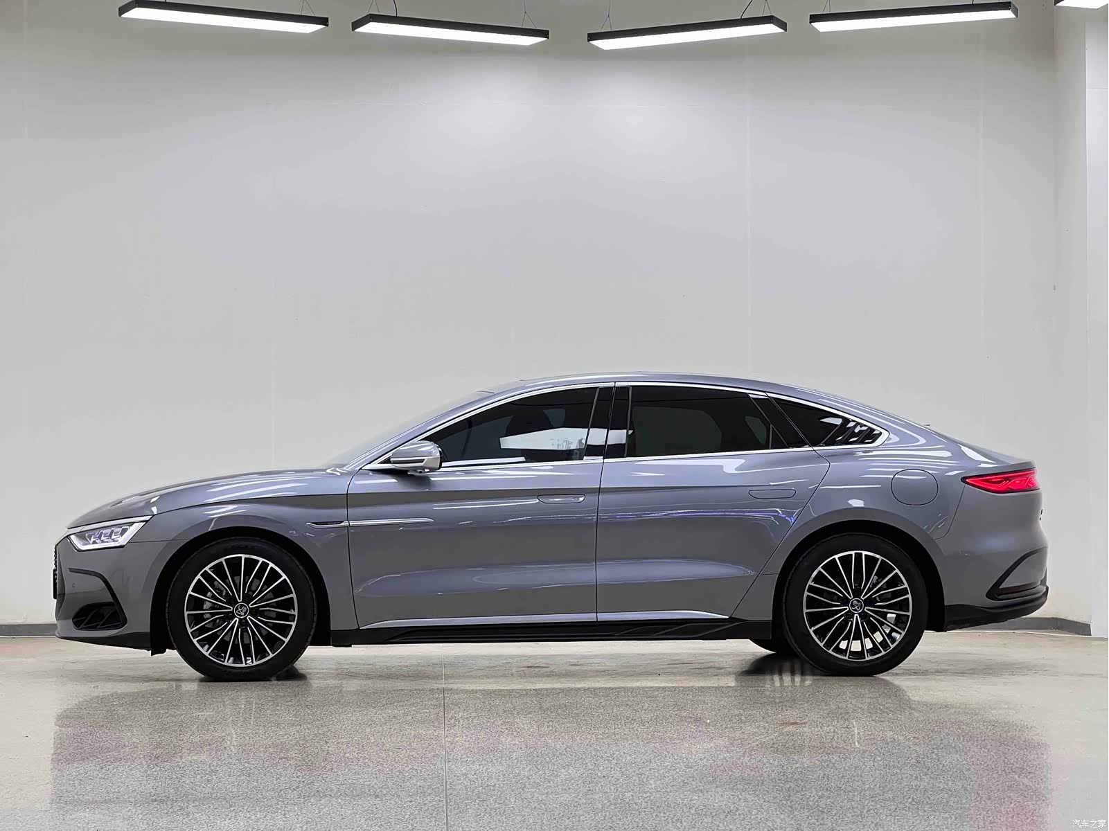 BYD Han, 2023 4