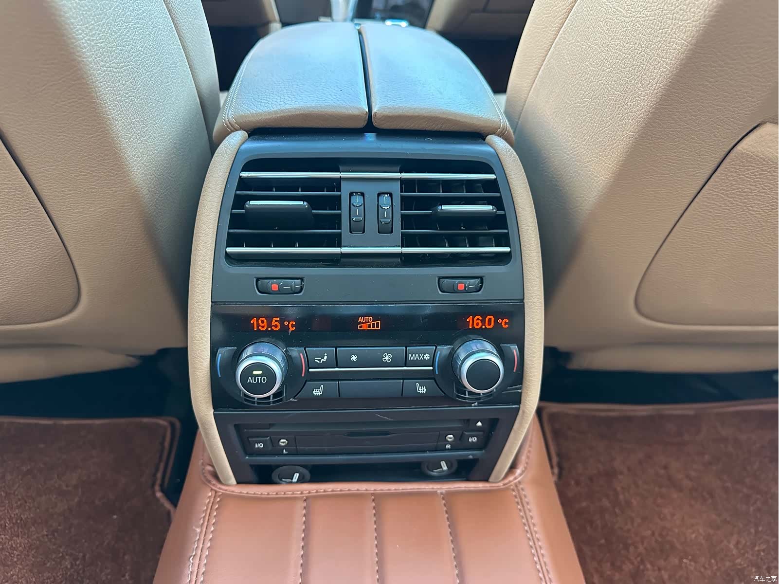 BMW 7 Series, 2012 26