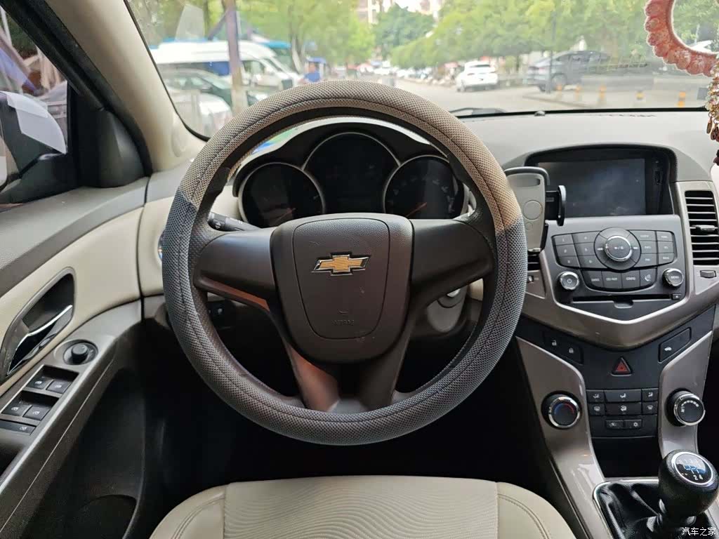 Chevrolet SE, 2015 11