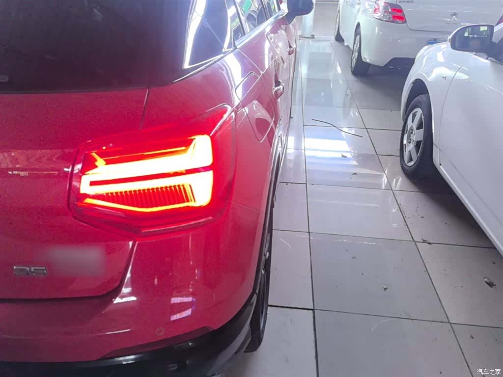Audi Q2L, 2019 8