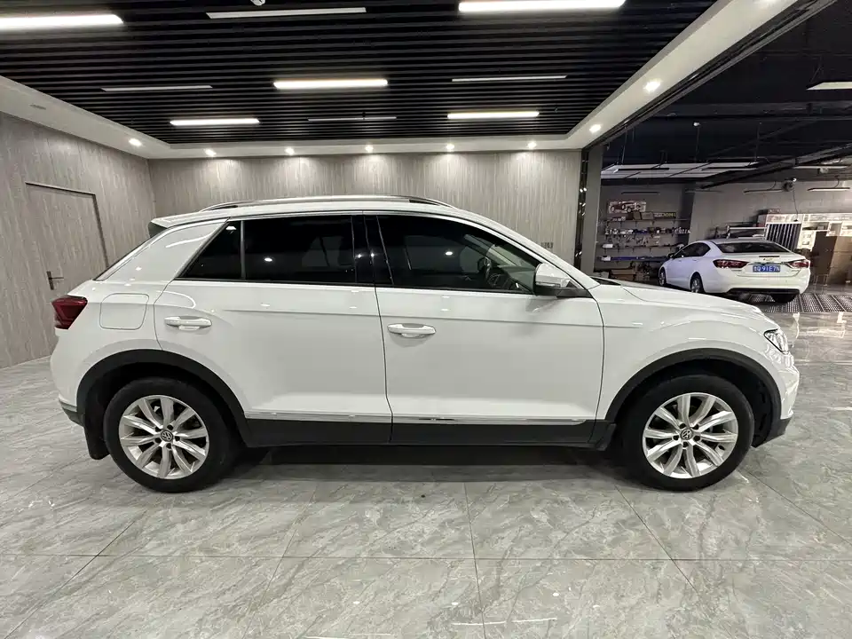 Volkswagen T-ROC exploring Songs
