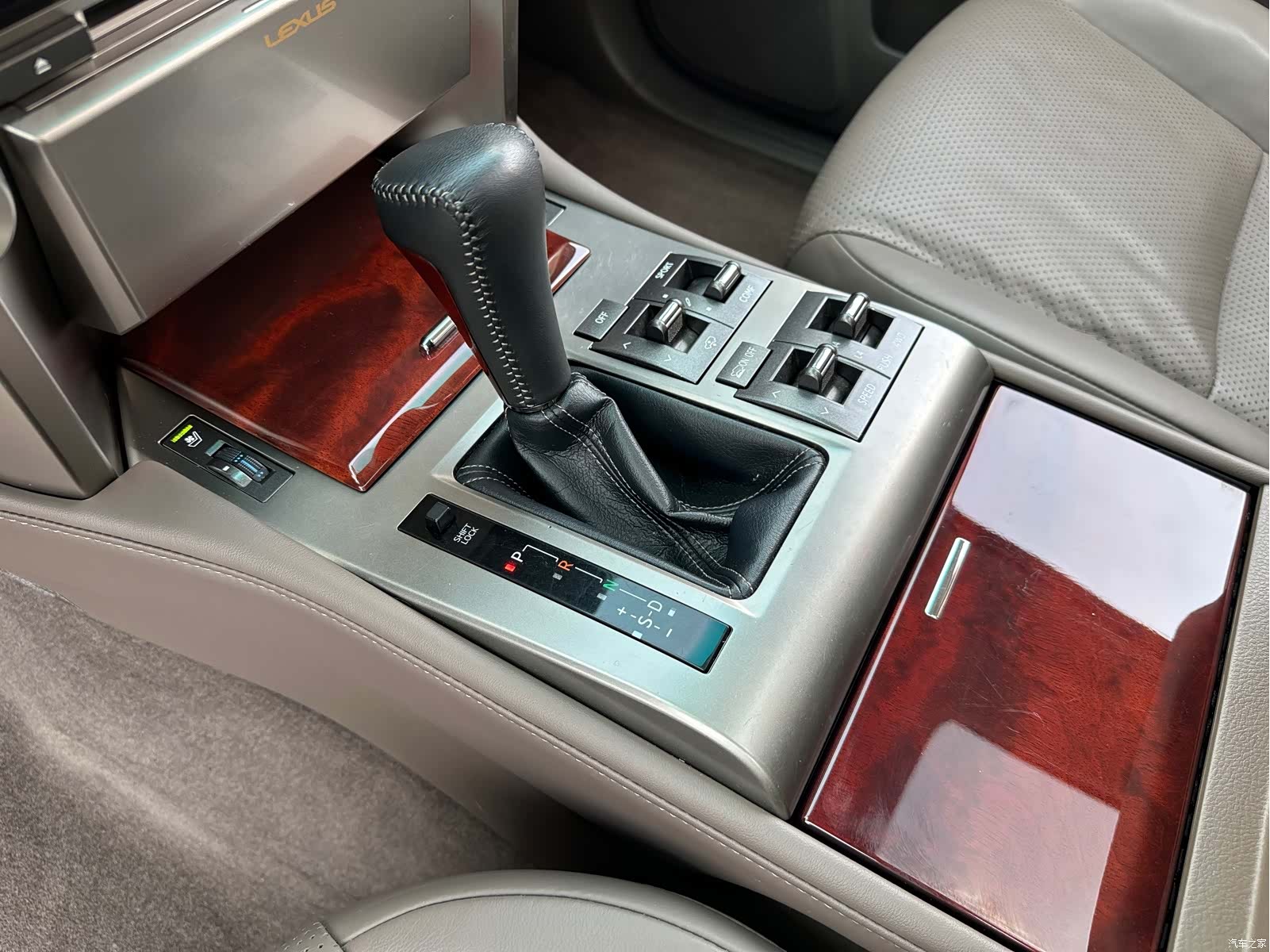 Lexus GX, 2013 28
