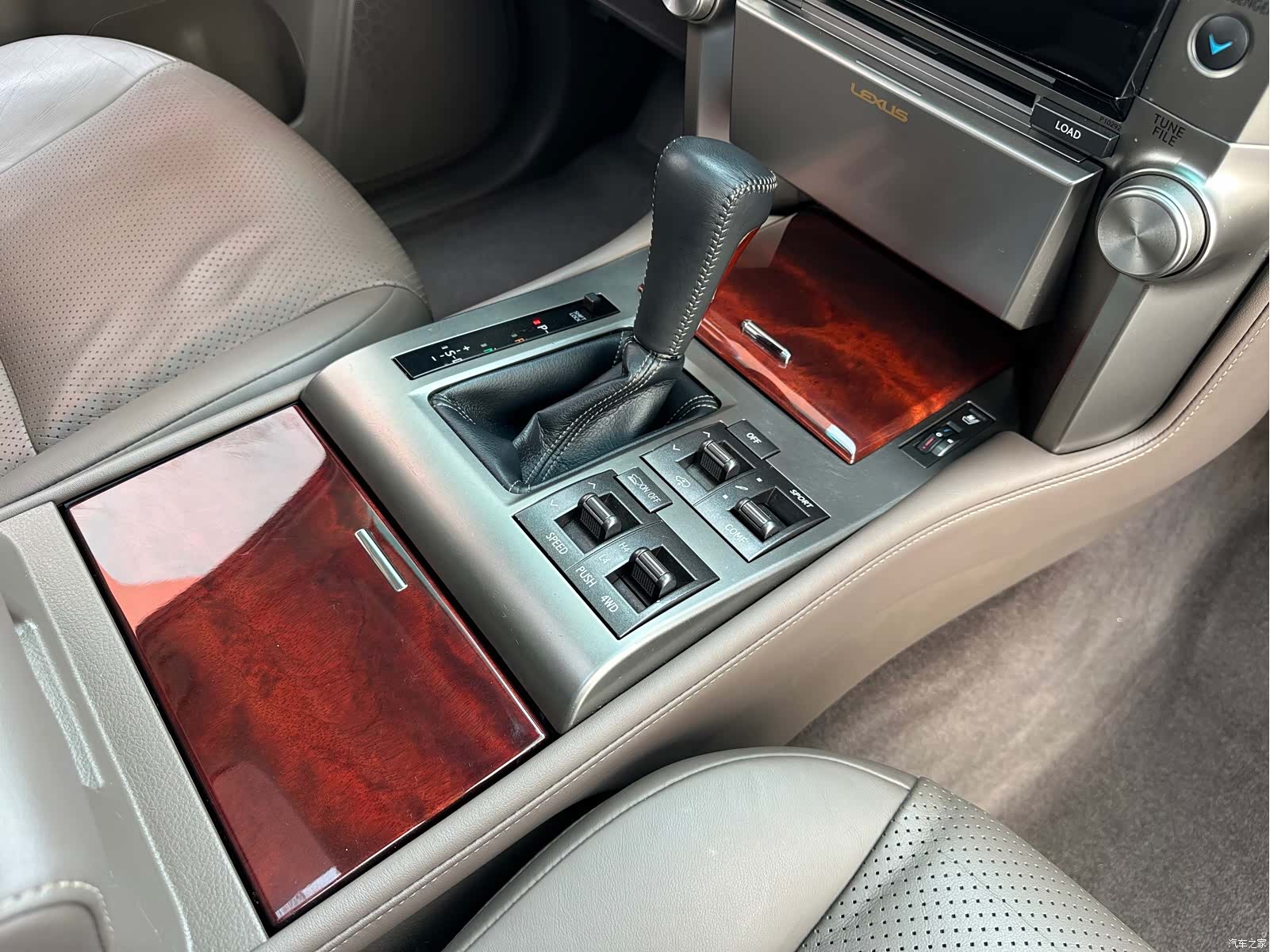 Lexus GX, 2013 43