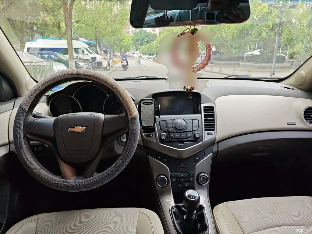 Chevrolet SE, 2015 10