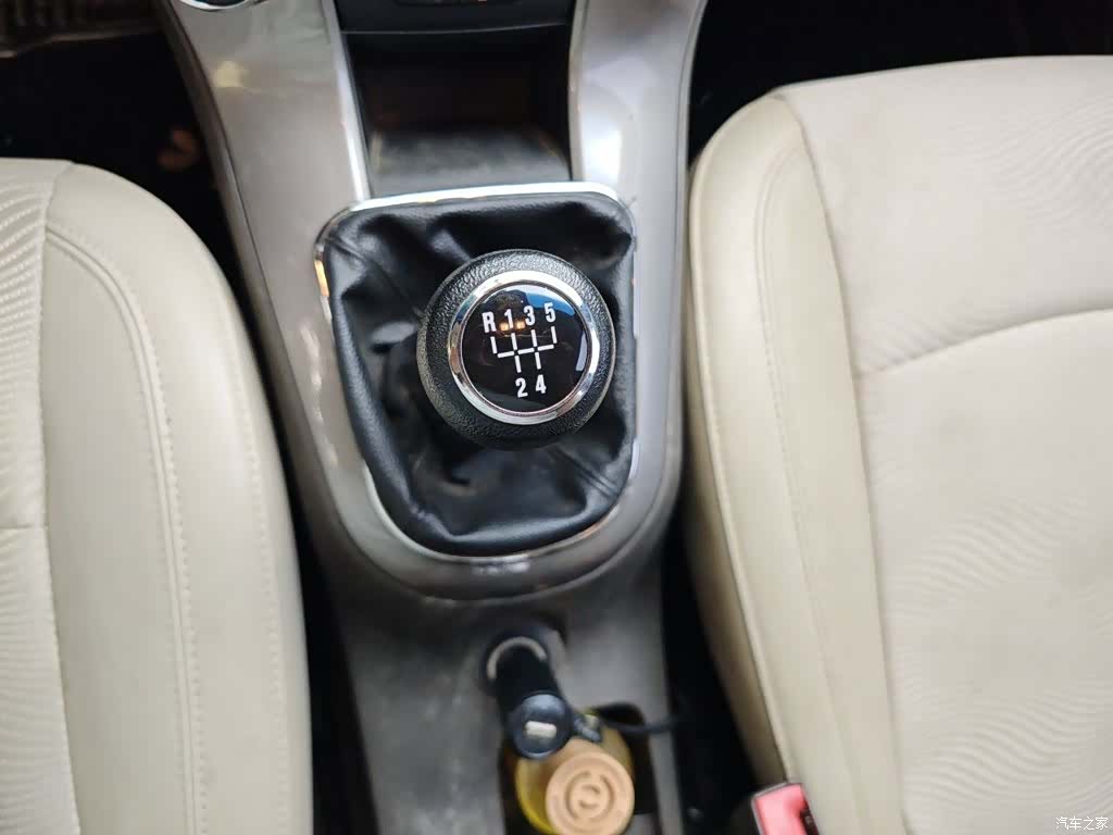 Chevrolet SE, 2015 15