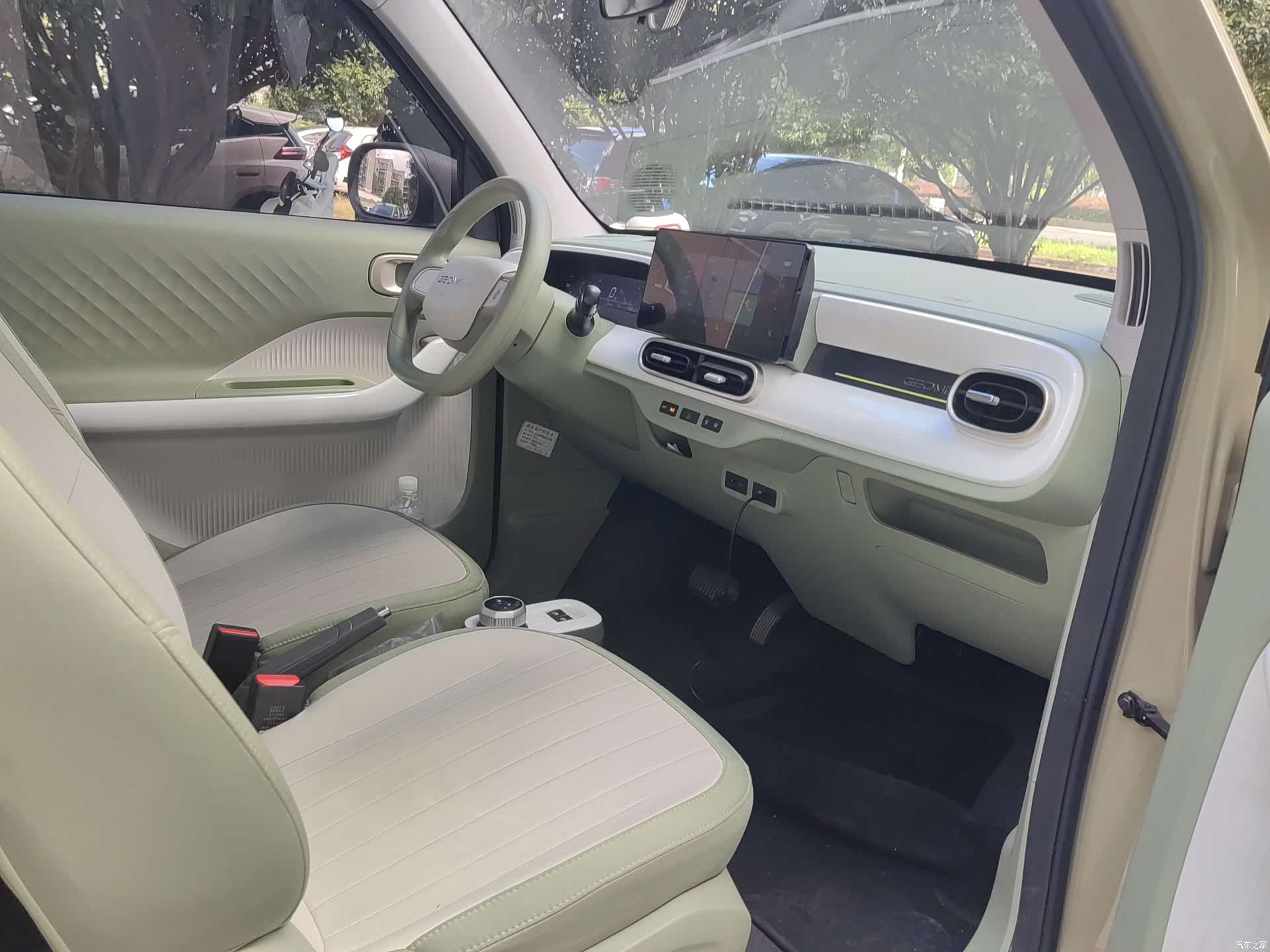 Geely Panda, 2025 10
