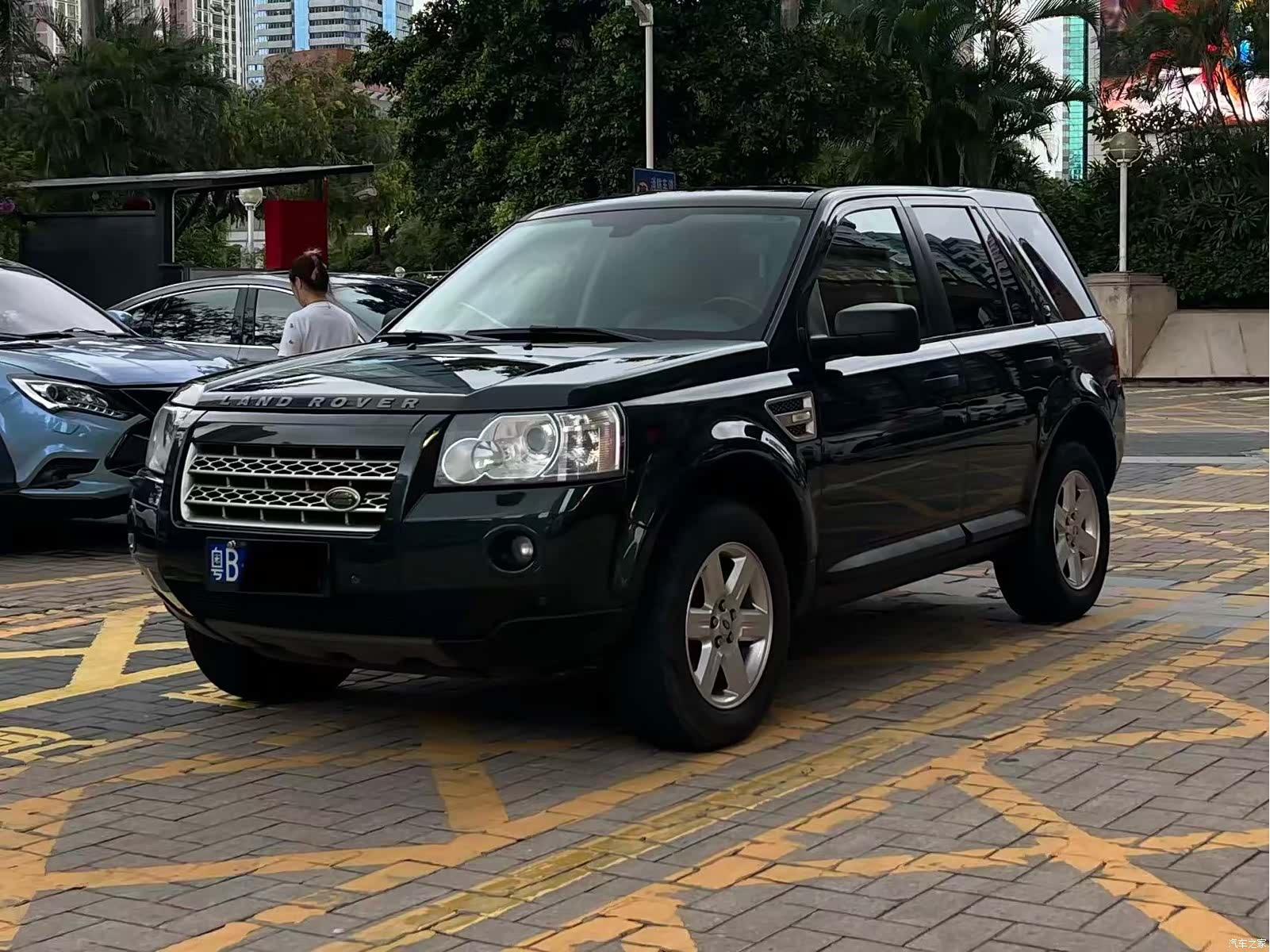 Land Rover i6, 2010 1