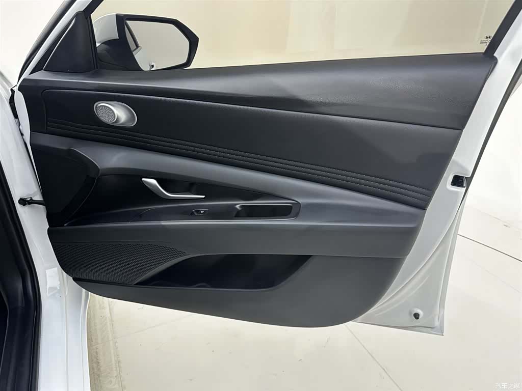Hyundai Elantra, 2023 17