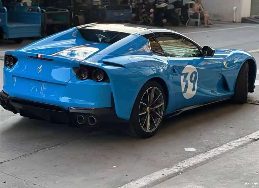 Ferrari 812, 2023 3