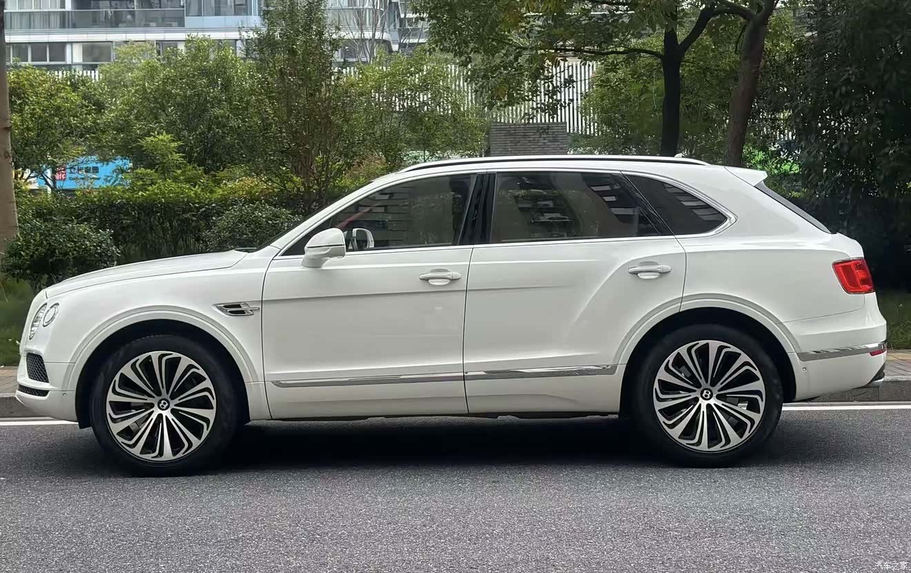 Bentley Bentayga, 2017 2