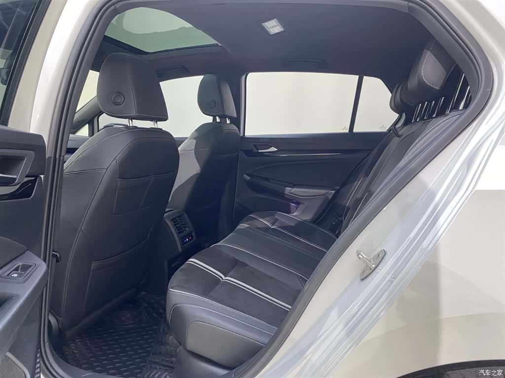 Volkswagen Golf, 2021 21