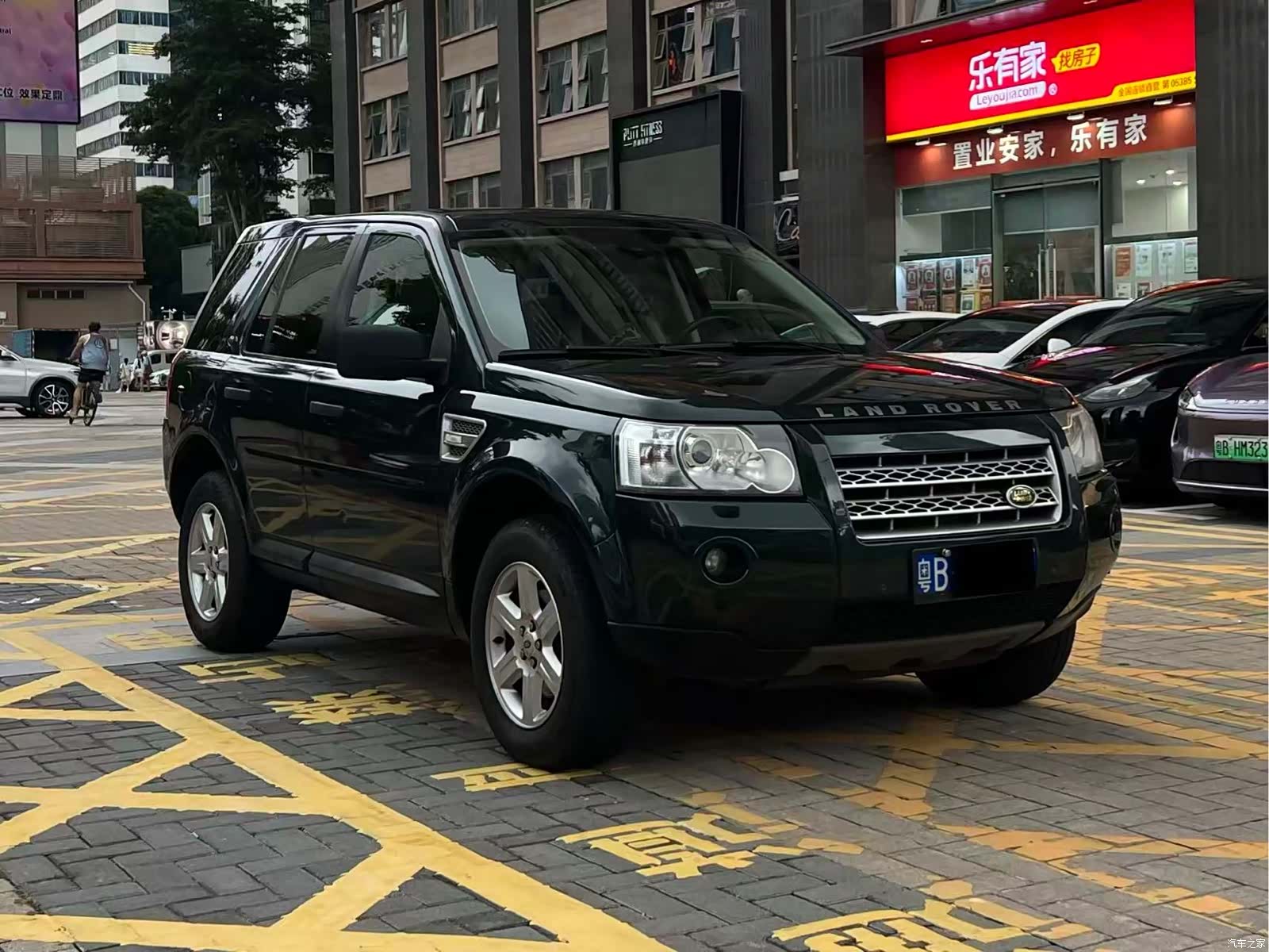 Land Rover i6, 2010 3