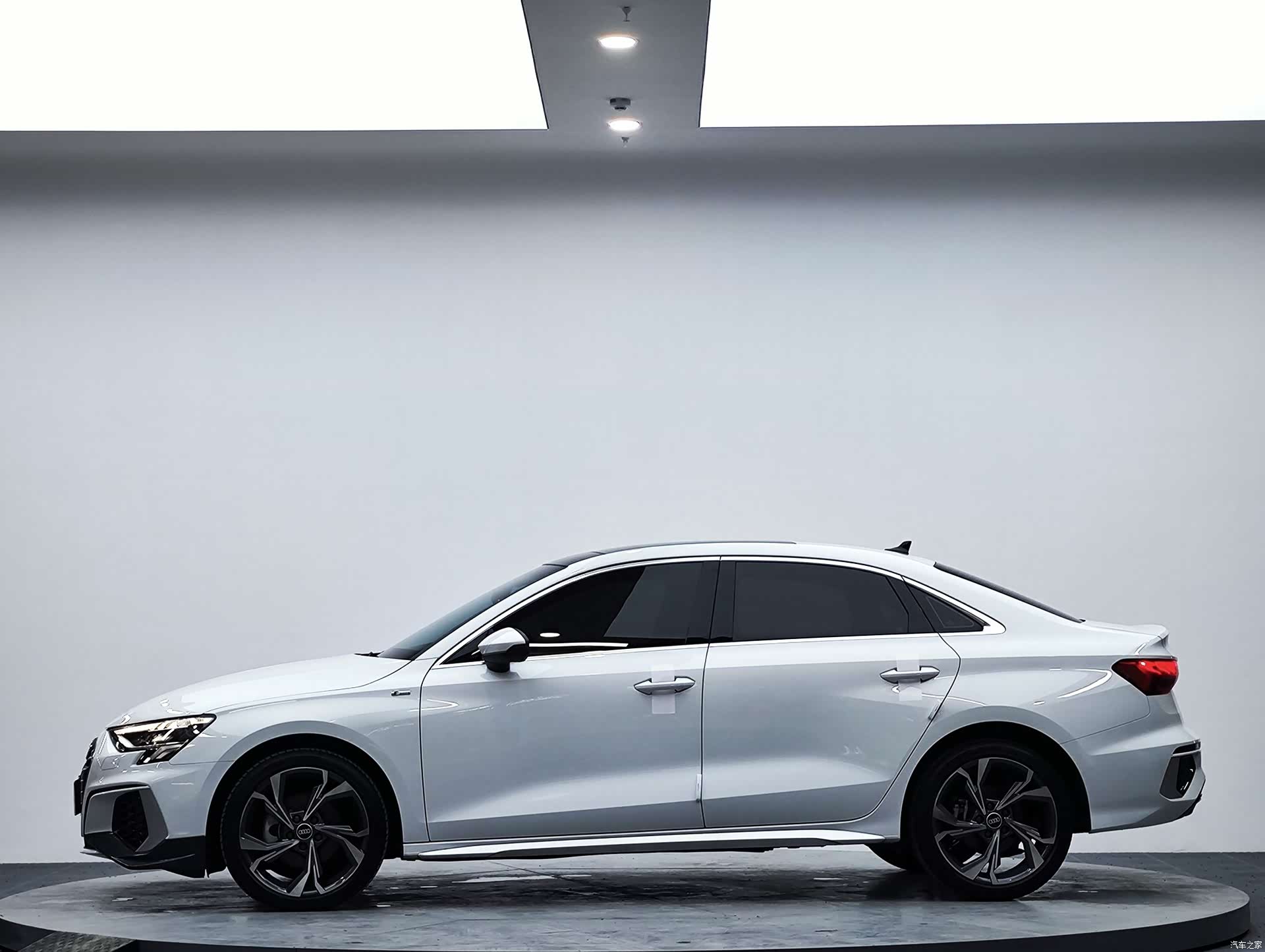 Audi A3, 2023 все фото