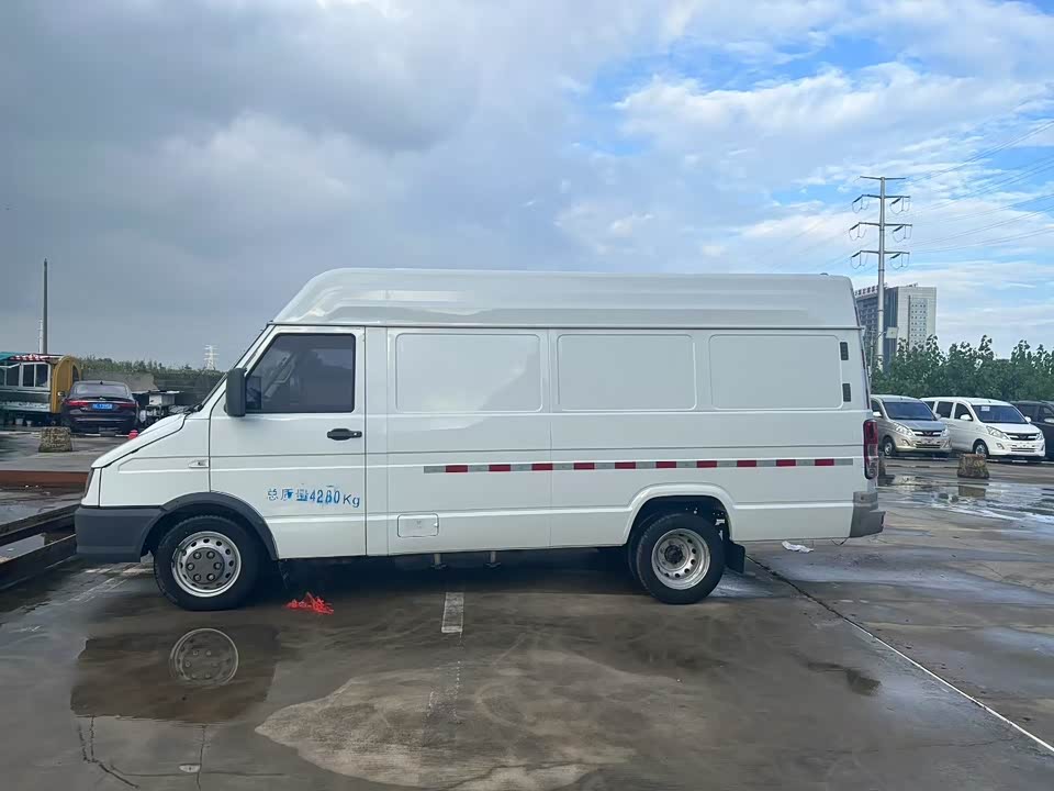 Iveco proud