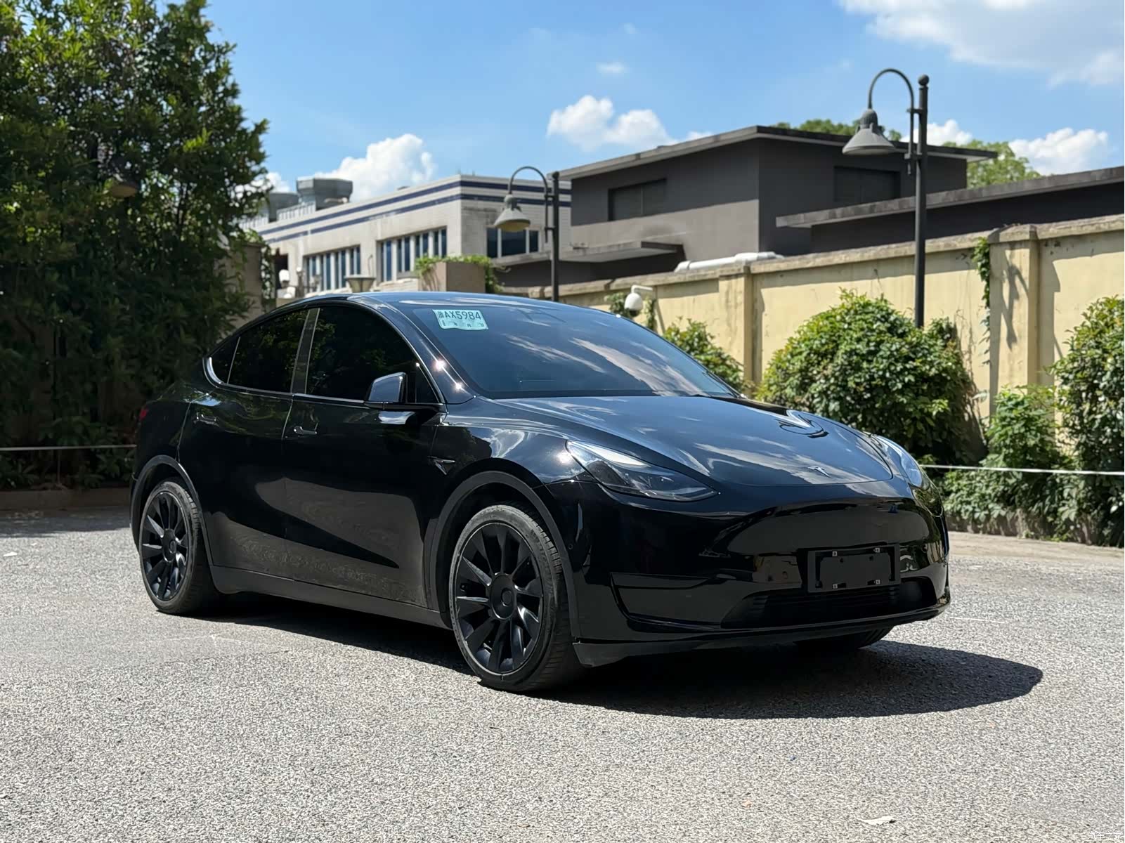 Tesla Model Y, 2022 3