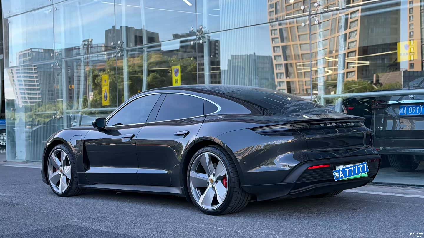 Porsche Taycan, 2021 все фото