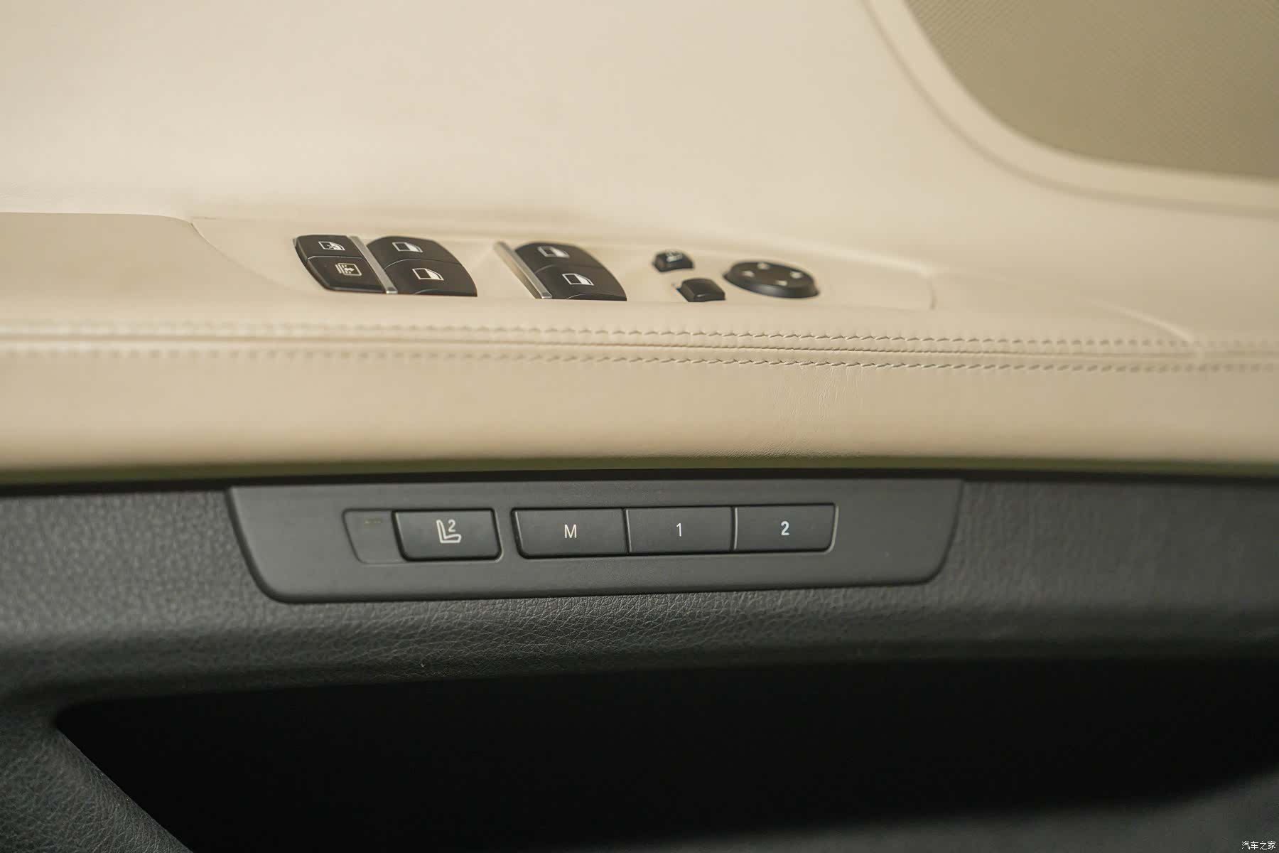 BMW 7 Series, 2012 10